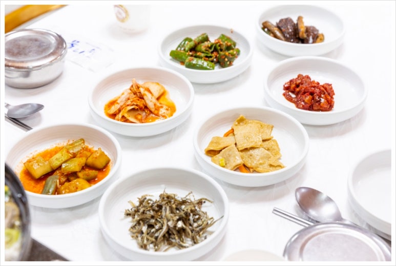 다정한 식당 이미지
