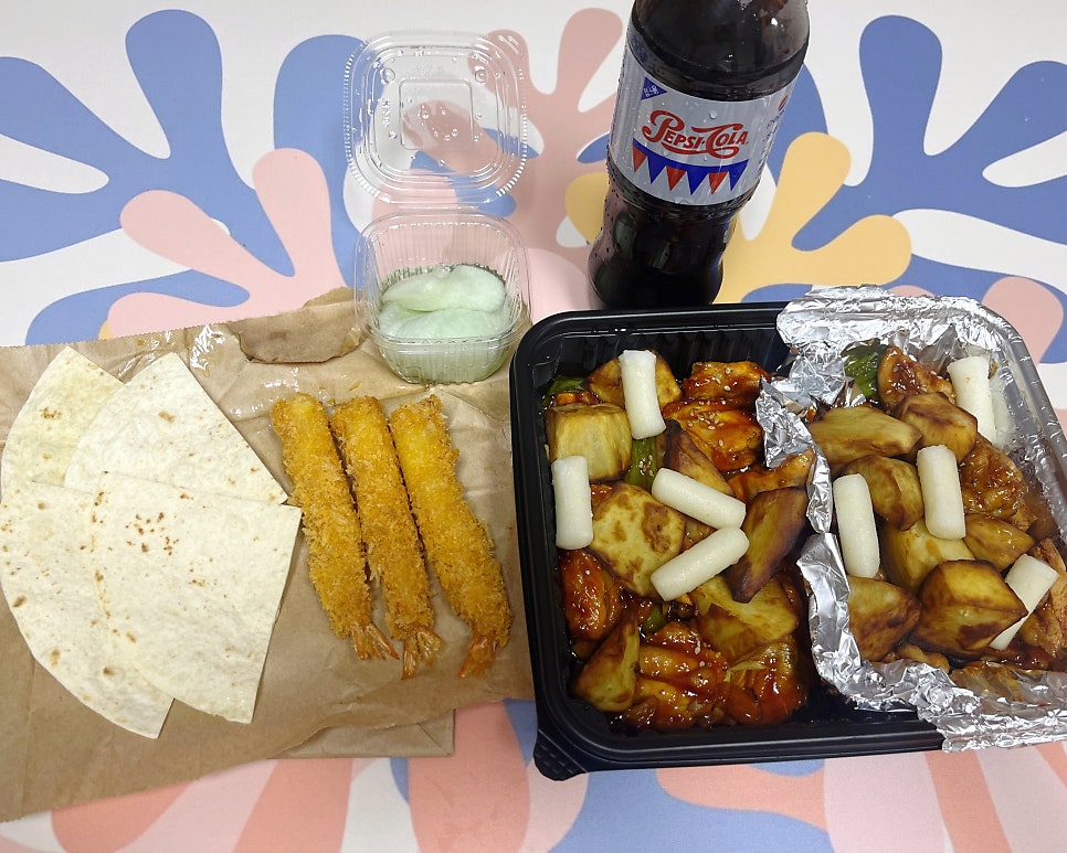 야꼬닭(야식을 꼬시는 닭) 이미지