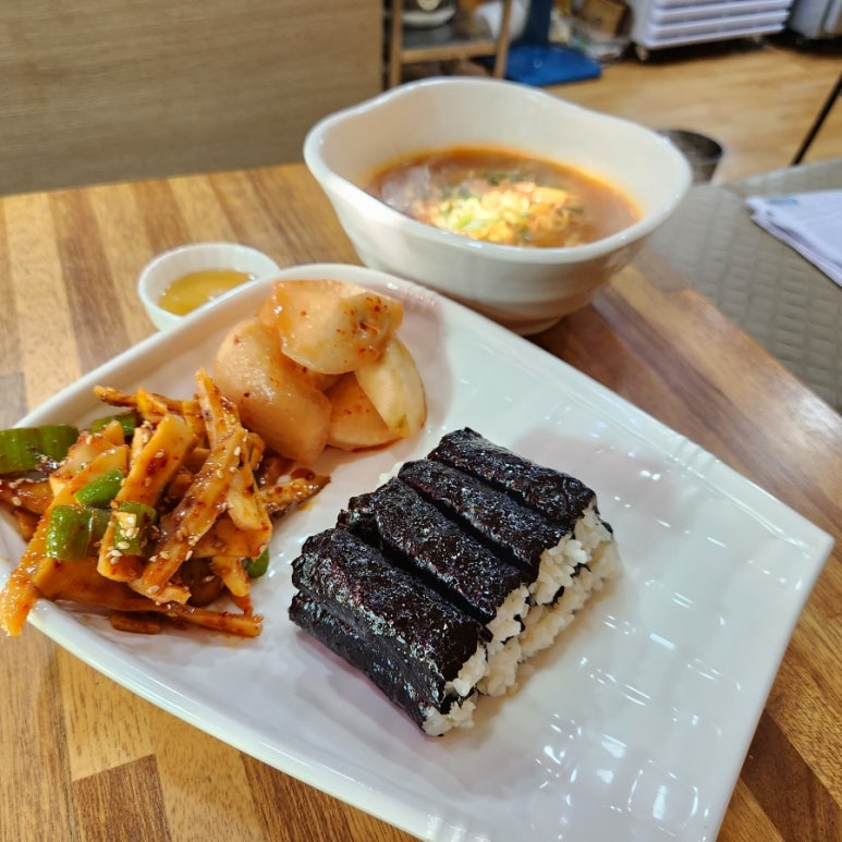 황김밥우동 이미지