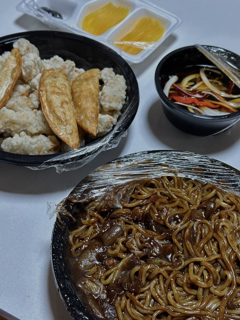 호반반점 이미지