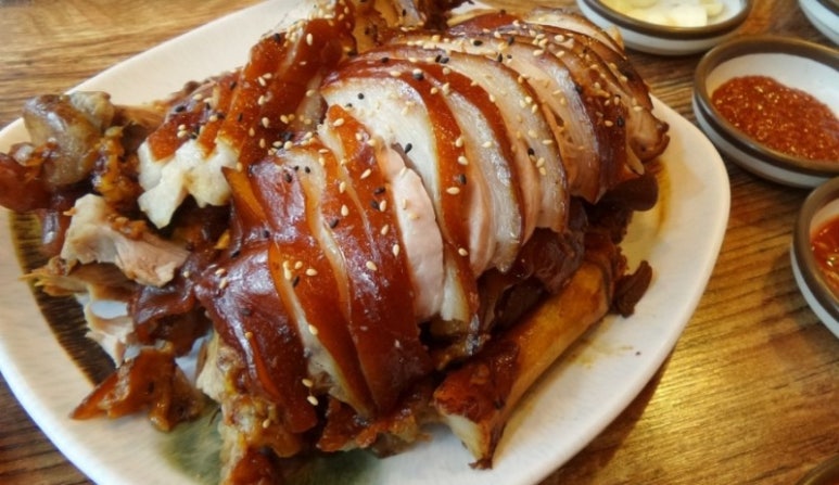 엄청난족발 이미지