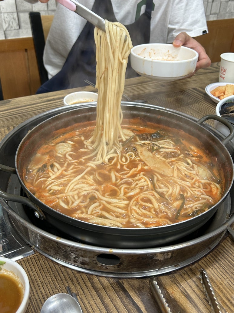 밀촌샤브해물칼국수 이미지