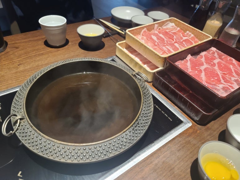 폭탄돼지 이미지