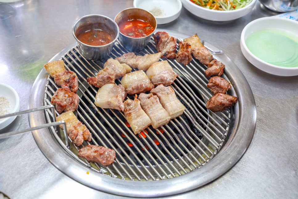 돈돼지연탄구이 이미지