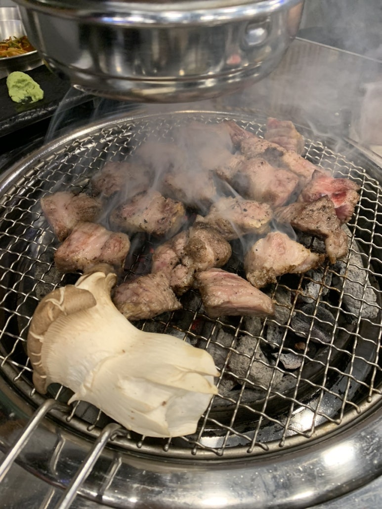 두건쓴형제 이미지