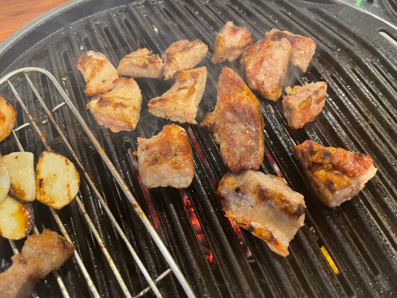 흑돼지삼백식당천곡점 이미지