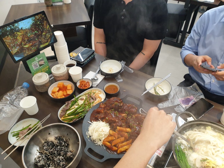 돈국밥 본점 이미지