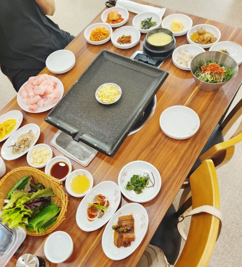 숲고을대패삼겹집밥정식 이미지