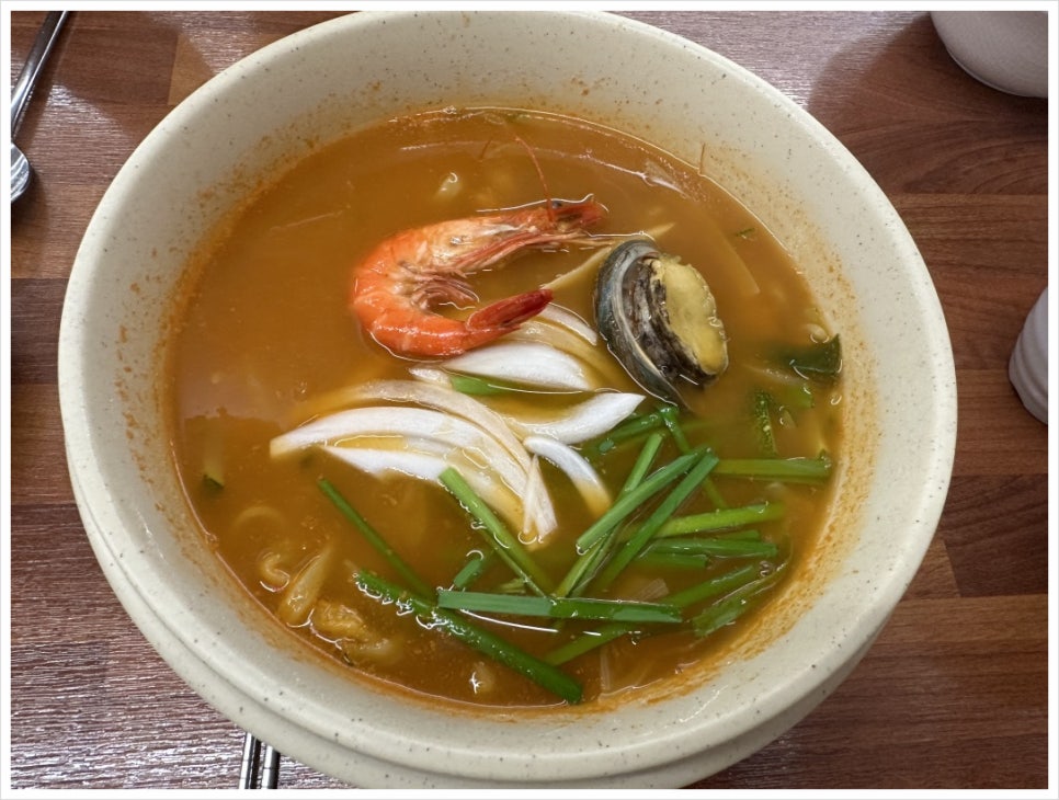 해적해물칼국수 이미지