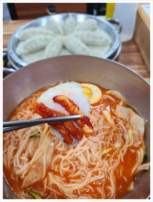 삼삼밀면 이미지