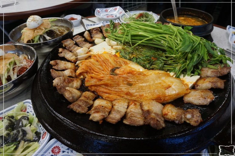 진짜무쇠삼겹청주 이미지