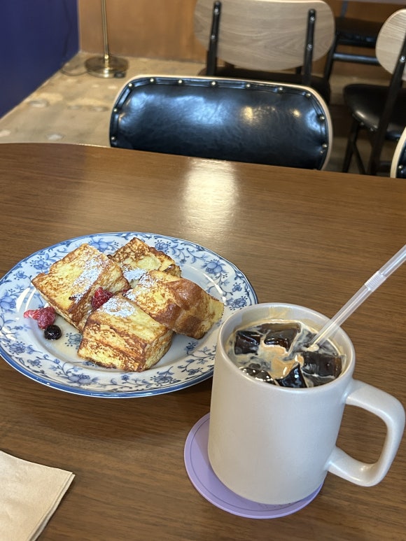 카페고롱고롱 이미지
