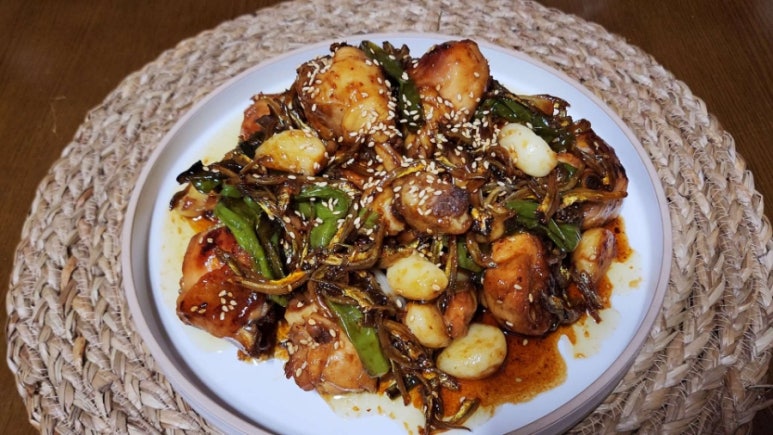 꽈리치킨 이미지