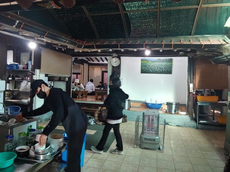 뚝배기보리밥 이미지