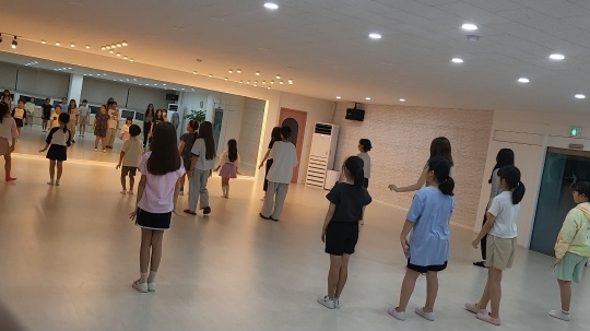 유진스댄스 이미지