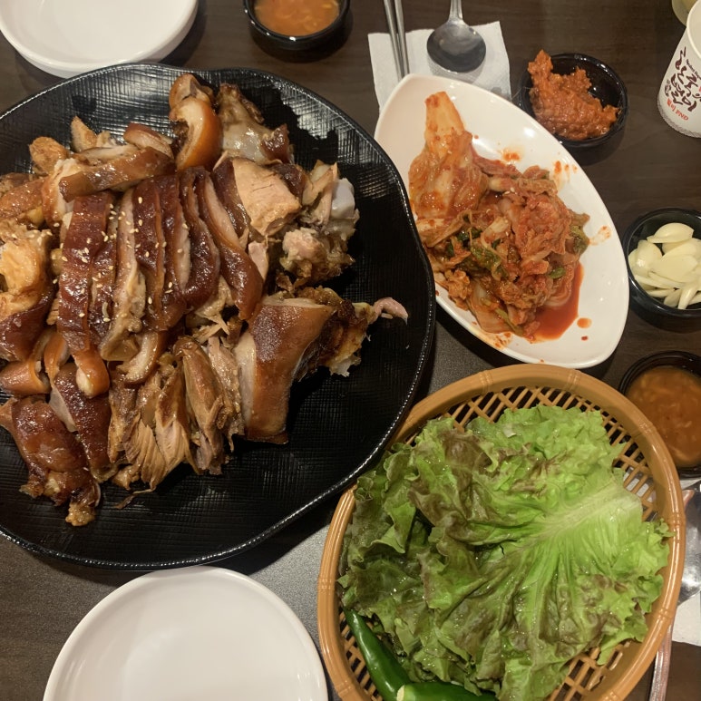 신월왕족발 이미지
