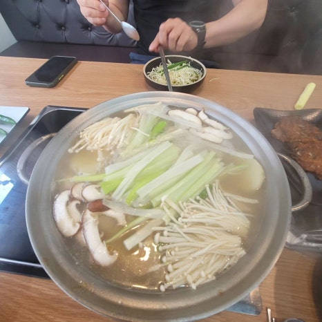 태릉촌닭한마리 이미지