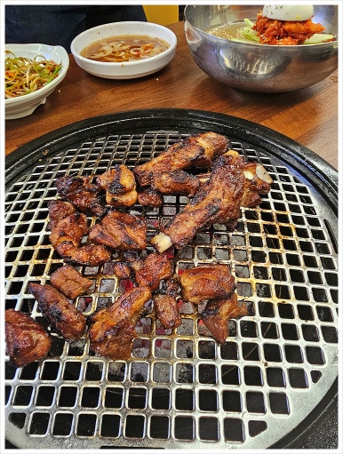 수제숯불양념갈비 이미지