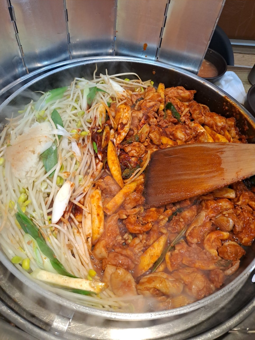 콩닭콩닭닭갈비 이미지