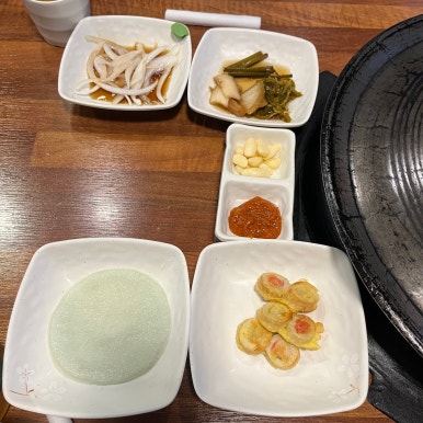 돈꿈솥뚜껑삼겹살 이미지