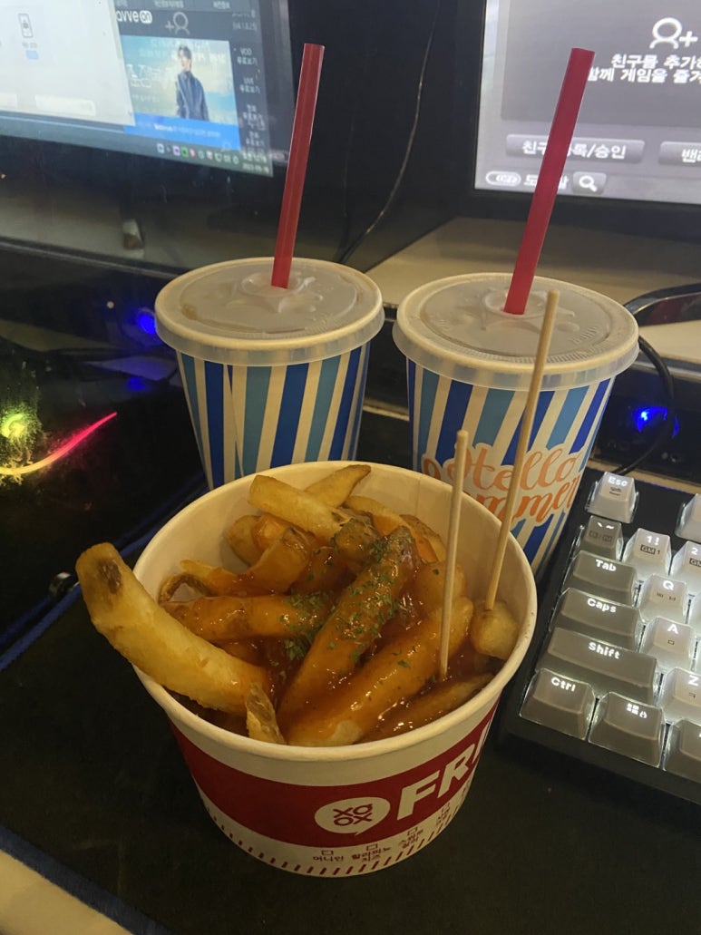 쓰리팝피씨카페 이미지