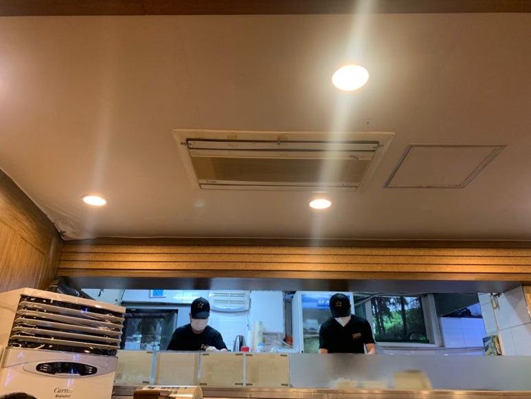 더오향족발 이미지