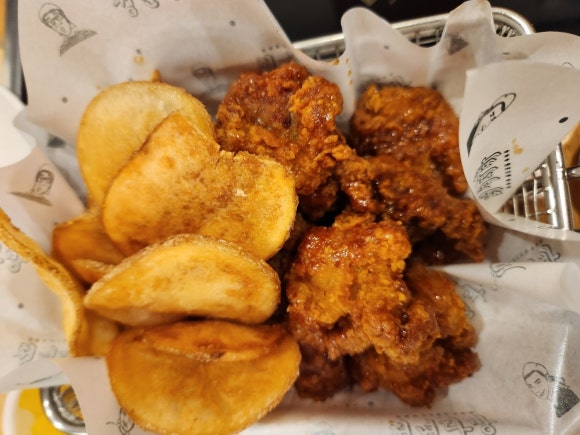 청년치킨 이미지