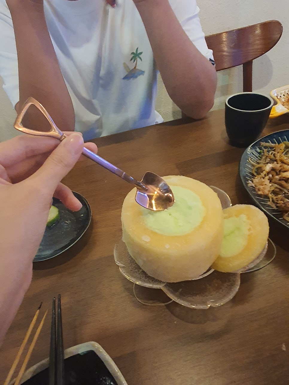 문월:달에 빠진 문어 이미지