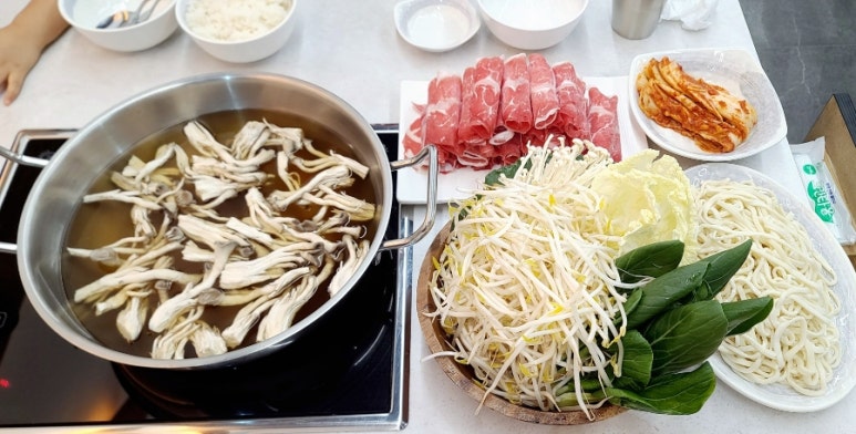 알까기샤브칼국수 이미지