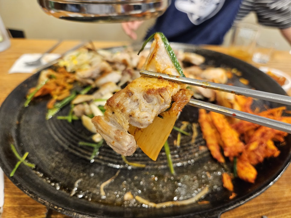 더덕솥뚜껑삼겹살 이미지