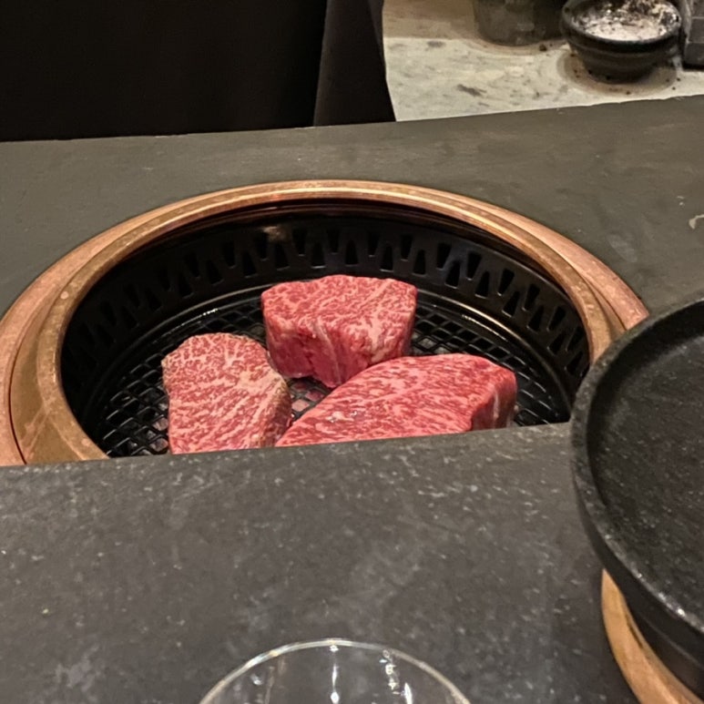 모퉁이뒤고기 이미지