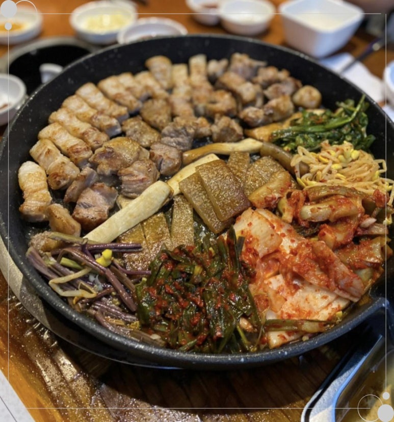 꽃돼지식당 이미지