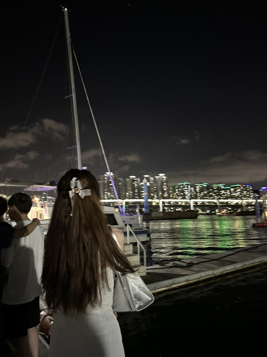 윤슬퍼블릭 이미지