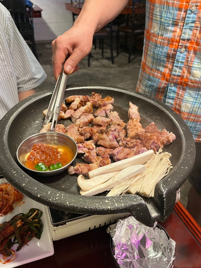 마포꽃돼지 이미지
