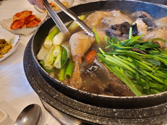 참능이백숙 이미지