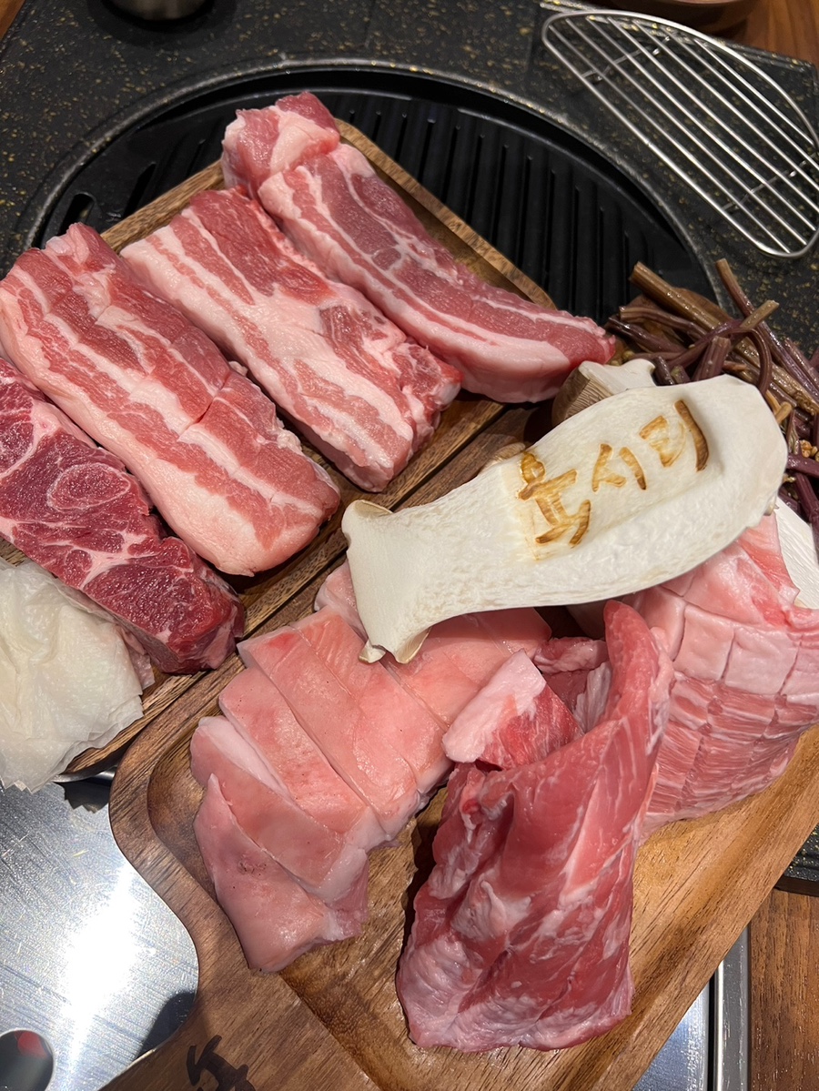 육시리 이미지