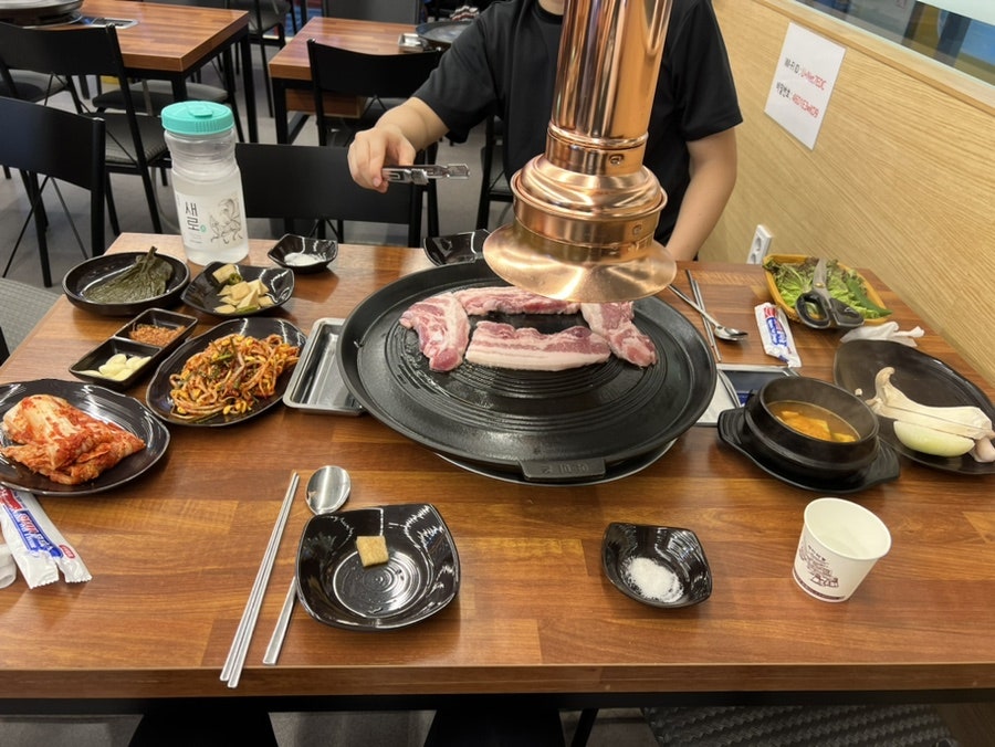 초롱꽃솥뚜껑삼겹살 이미지