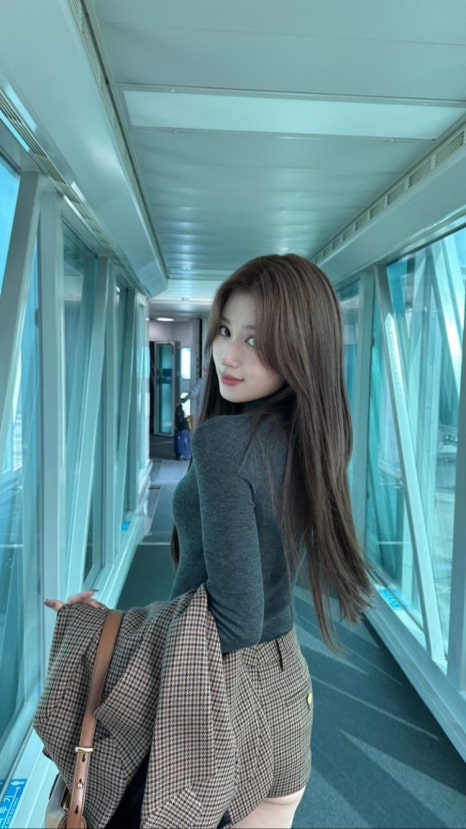 새벽에뜬달 이미지