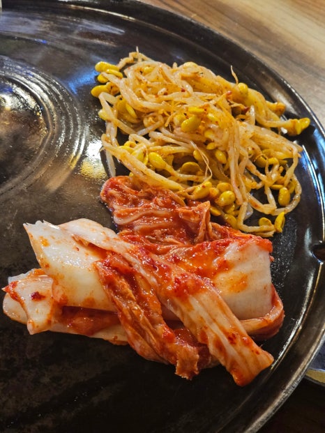 본가  솥뚜껑 생 삼겹살 이미지
