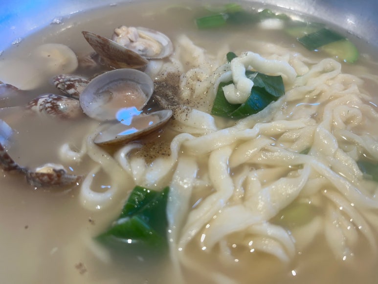 수란손칼국수 이미지