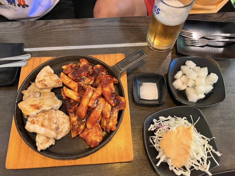 홈타운바베큐치킨 이미지