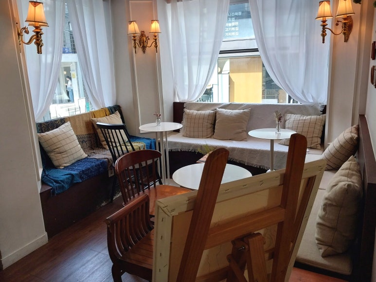 카페 클로이 인 패리스(cafe chloe in paris) 이미지