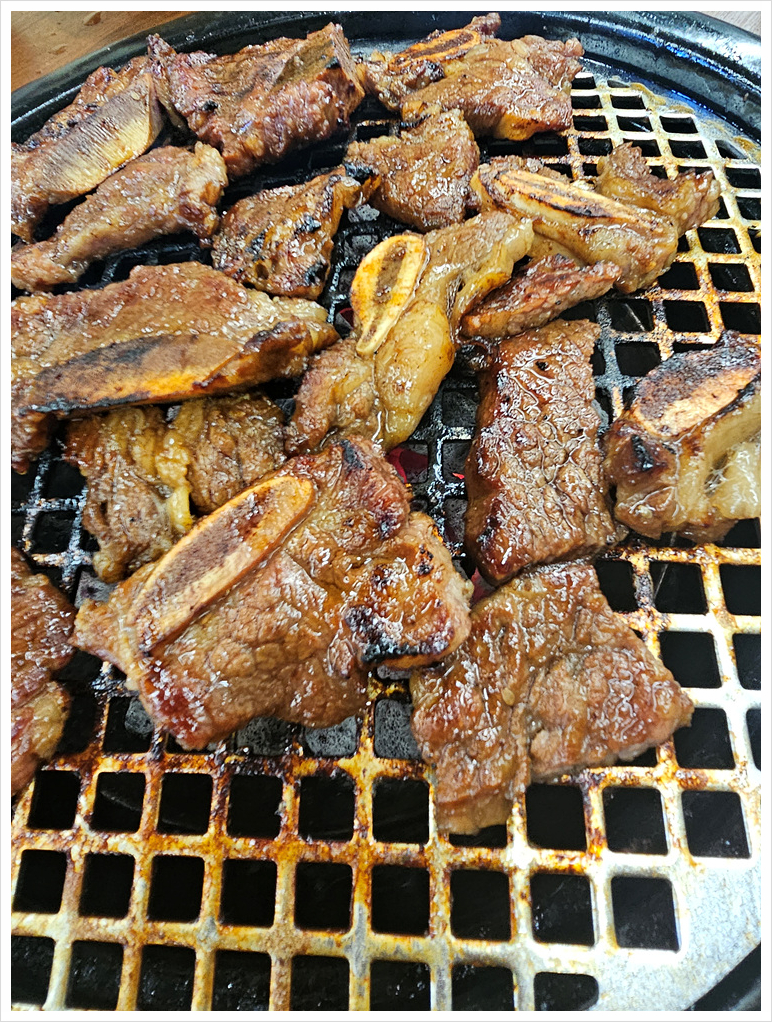 수제숯불양념갈비 이미지