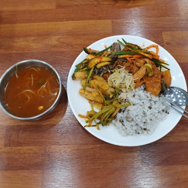 잔디한식뷔페 이미지