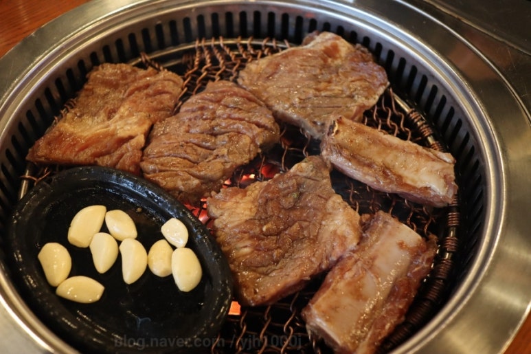 참나무 숯왕갈비 이미지