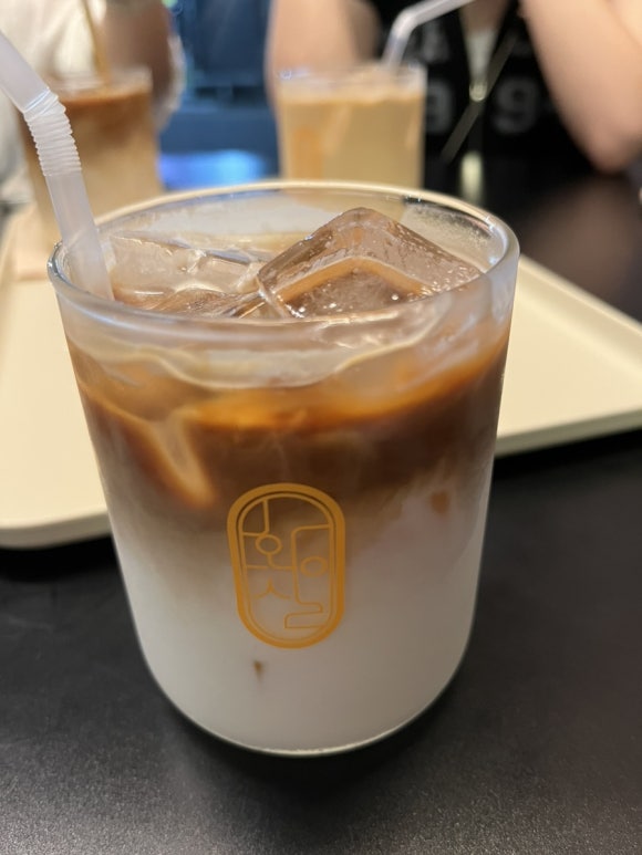 황실로스터스 이미지