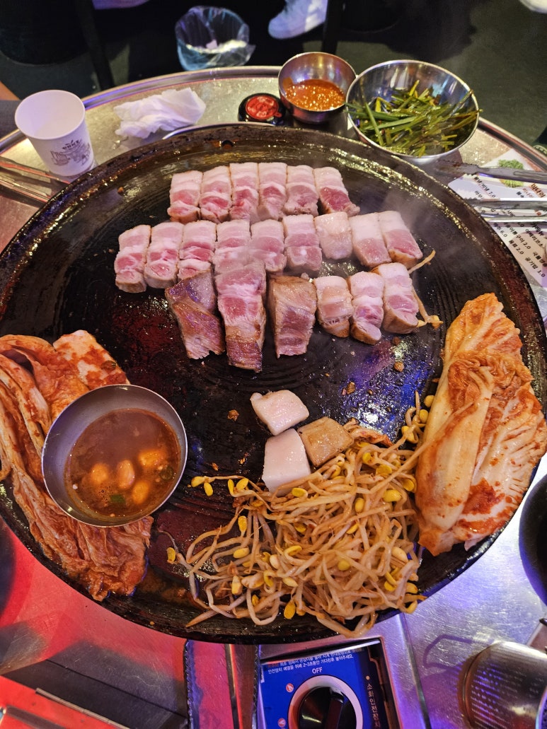 소문난솥뚜껑삼겹살 이미지
