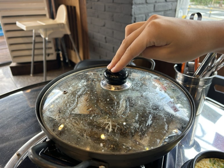 소를 품은 조개 이미지