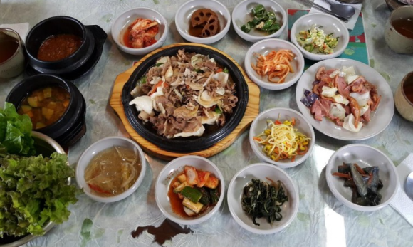 유명생선찌개 이미지