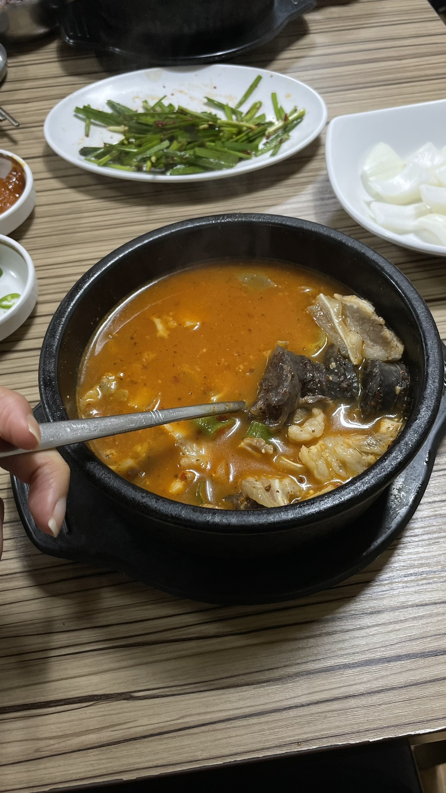 다돈왕족발 이미지